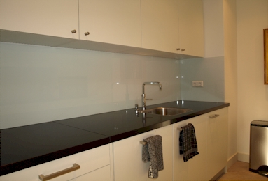 Glazen keukenachterwand op maat Gelakt glazen keukenachterwand