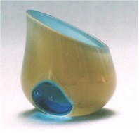 Vaas uit geel en blauw glas Vaas uit geel en blauw glas