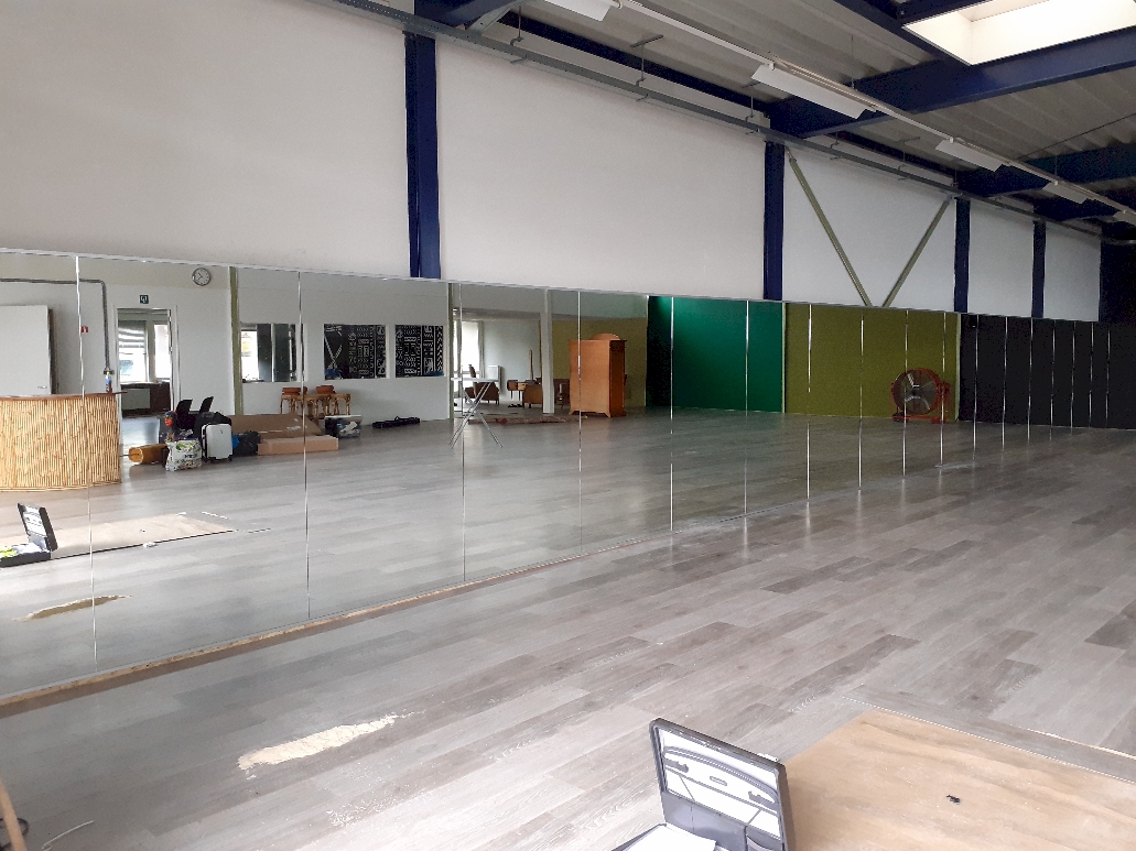 spiegelwand dansschool zaandam